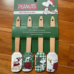 silicone spatula set snoopy Charlie Brown peanuts New with tags